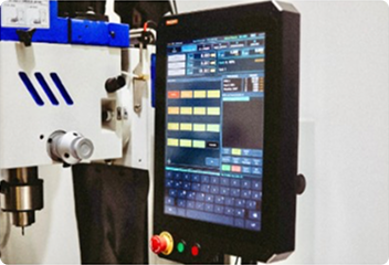 Écran tactile du contrôleur MASSO monté sur une machine-outil